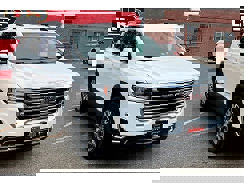 Used 2023 GMC Acadia SLT image 11