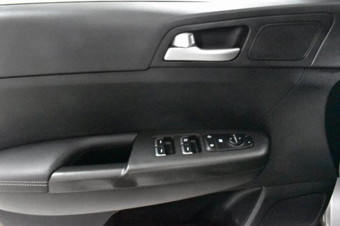 Used 2020 Kia Sportage LX image 19