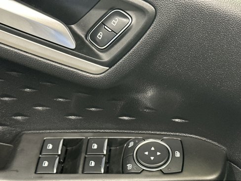 Used 2020 Ford Escape SE image 16