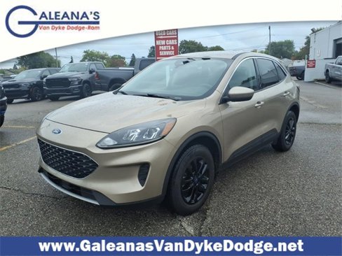 Used 2020 Ford Escape SE image 1