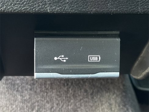 Certified 2019 Jeep Cherokee Latitude Plus w/ Cold Weather Group image 23