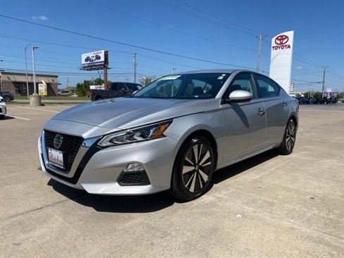 Used 2022 Nissan Altima 2.5 SV image 1