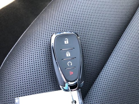New 2025 Chevrolet Trax RS w/ Sunroof Package image 43