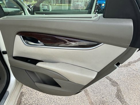 Used 2013 Cadillac XTS Platinum image 24