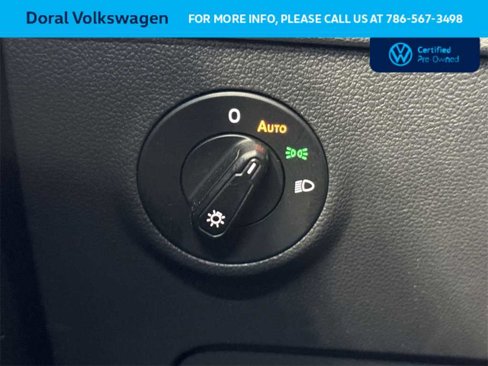 Certified 2022 Volkswagen Taos SE image 17