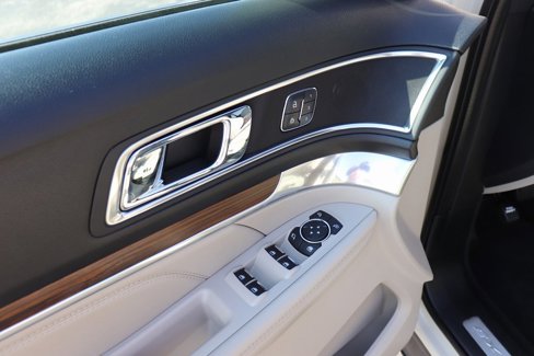 Used 2018 Ford Explorer Limited image 29