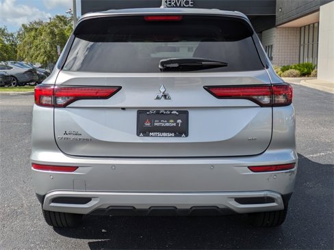 Used 2022 Mitsubishi Outlander SE image 6