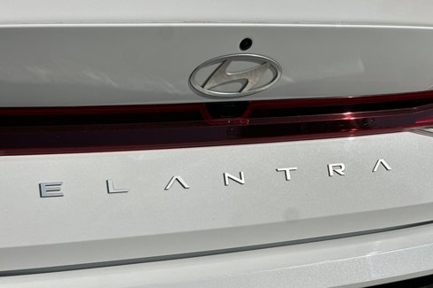 Used 2024 Hyundai Elantra SEL image 27