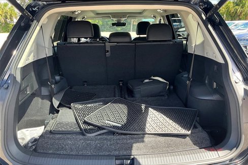 Certified 2022 Volkswagen Tiguan SE w/ Panoramic Sunroof Package image 15