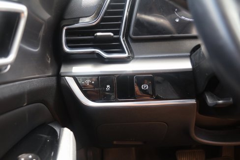 Used 2023 Kia Sportage EX image 17