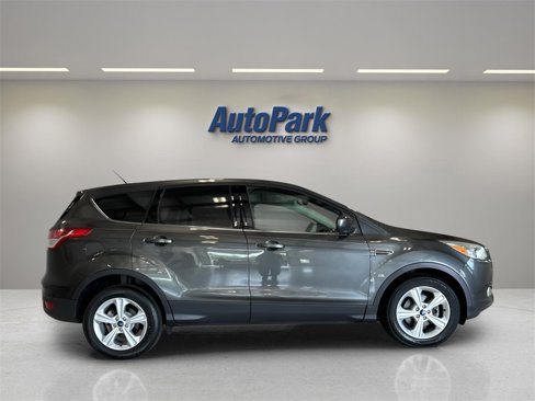 Used 2016 Ford Escape SE image 8