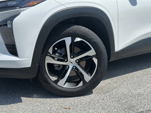 Used 2024 Chevrolet Trax RS w/ Driver Confidence Package image 2