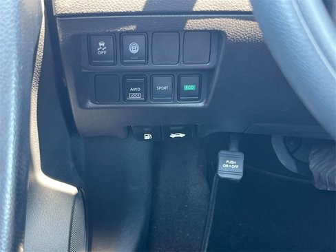 Used 2021 Nissan Rogue Sport S image 29