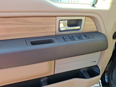 Used 2011 Ford F150 Lariat w/ Lariat Chrome Pkg image 13