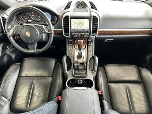 Used 2014 Porsche Cayenne Platinum Edition image 21
