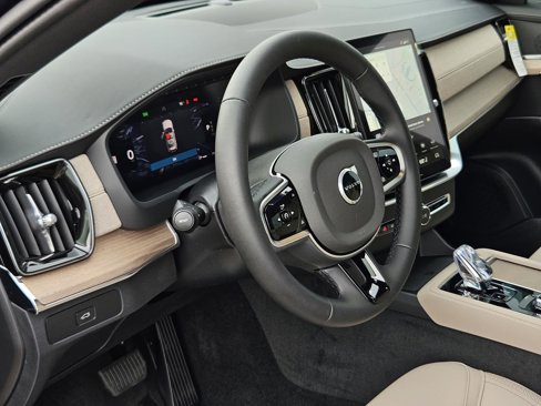 New 2026 Volvo XC90 B5 Core image 25