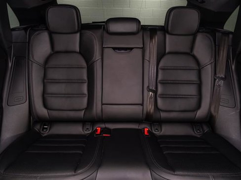 Certified 2024 Porsche Macan S image 28
