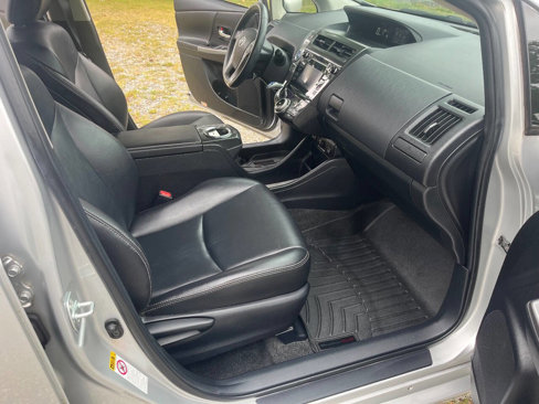 Used 2016 Toyota Prius V Five image 10