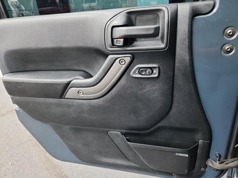 Used 2017 Jeep Wrangler Unlimited Sport image 13