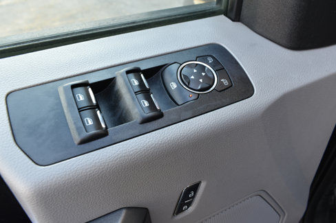 Used 2015 Ford F150 XLT image 41