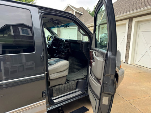 Used 2017 GMC Savana 2500 image 15
