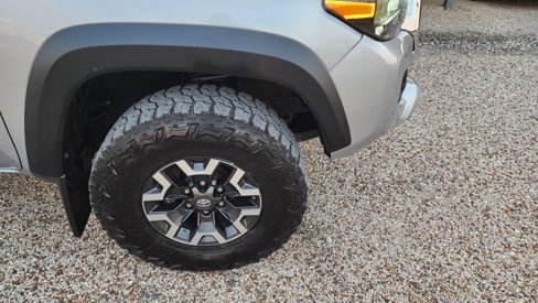 Used 2020 Toyota Tacoma TRD Off-Road image 25