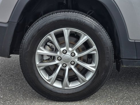 Used 2021 Jeep Cherokee Latitude Lux image 12