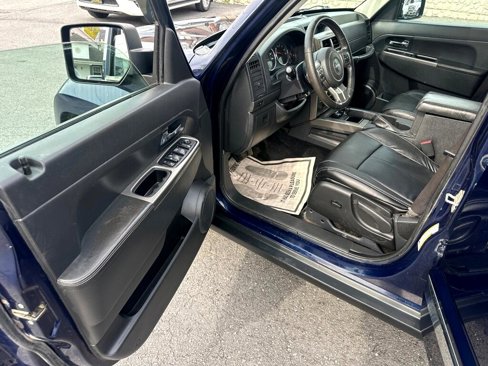 Used 2012 Jeep Liberty Limited Jet image 18
