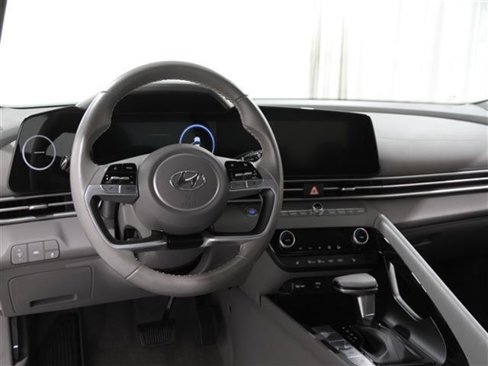 Certified 2023 Hyundai Elantra SEL w/ Convenience Package image 6