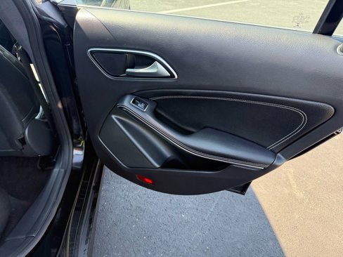 Used 2018 Mercedes-Benz CLA 250 image 19