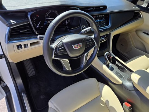 Used 2017 Cadillac XT5 FWD image 11