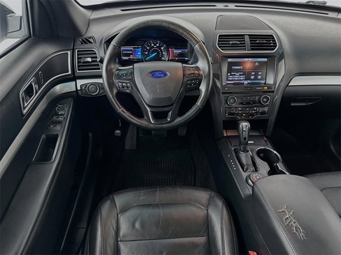 Used 2016 Ford Explorer XLT w/ Equipment Group 202A image 23