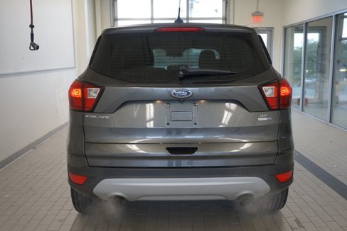 Certified 2019 Ford Escape SE image 12