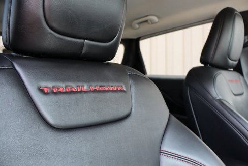 Used 2020 Jeep Cherokee Trailhawk w/ Cold Weather Group image 48
