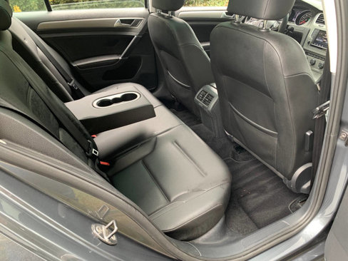 Used 2017 Volkswagen Golf SE image 21