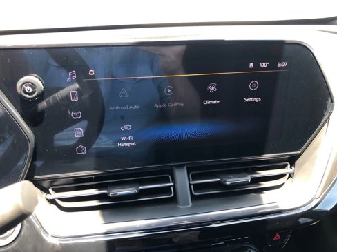 New 2025 Chevrolet Trax RS w/ Sunroof Package image 24