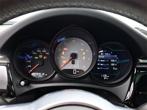Certified 2021 Porsche Macan S image 9