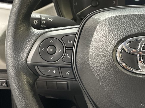 Used 2025 Toyota Corolla LE image 19