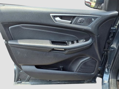 Used 2019 Ford Edge Titanium w/ Cold Weather Package image 12