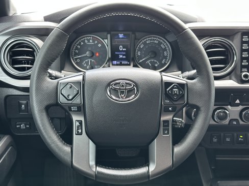 Used 2022 Toyota Tacoma TRD Off-Road image 41