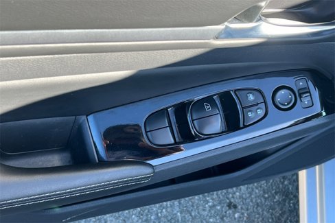 Used 2023 Nissan Altima 2.5 SV image 16