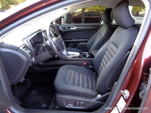 Used 2016 Ford Fusion SE image 9