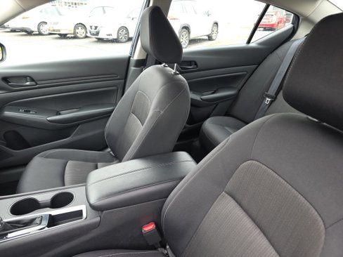 Used 2024 Nissan Altima 2.5 S image 9