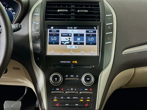 Used 2017 Lincoln MKC Premiere image 22