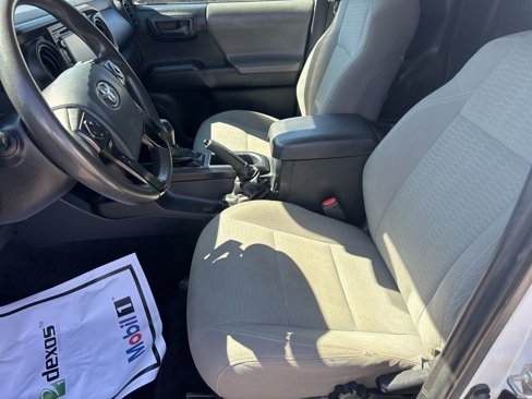 Used 2019 Toyota Tacoma SR image 10