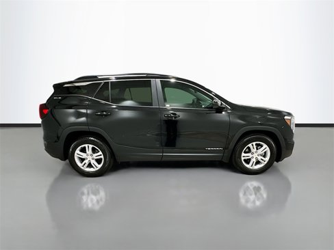 Used 2024 GMC Terrain SLE w/ Driver Convenience Package image 8