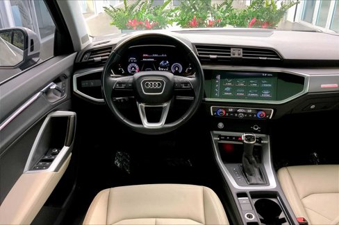 Used 2020 Audi Q3 2.0T Prestige w/ Prestige Package image 5