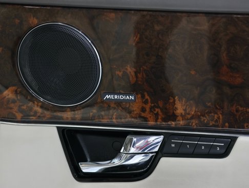 Used 2013 Jaguar XJ image 22