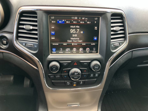 Used 2014 Jeep Grand Cherokee Limited image 16