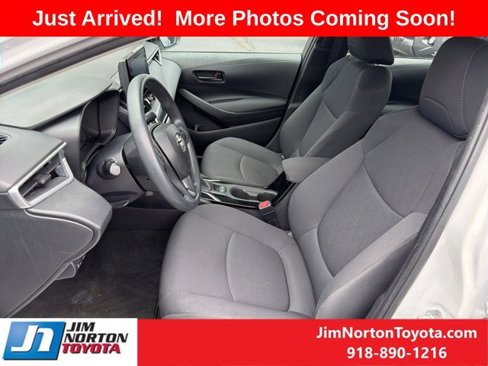 Used 2022 Toyota Corolla LE image 9